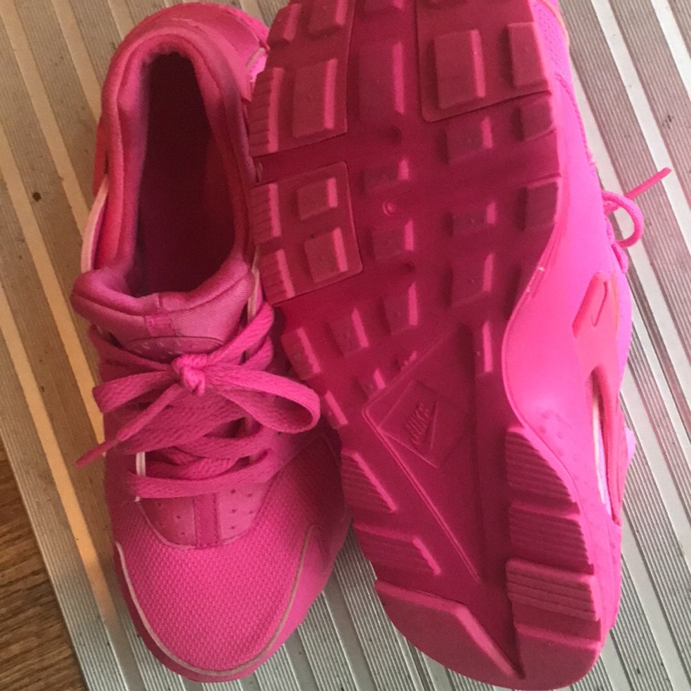 NWOT did not fit granddaughter… never worn